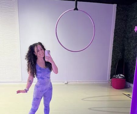 CLAQ HAUS Pole Fitness