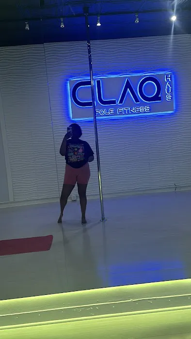 CLAQ HAUS Pole Fitness Picture 7