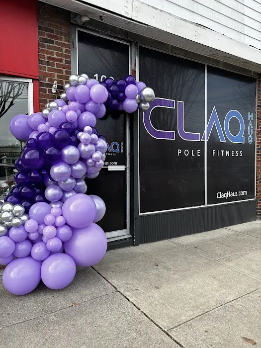 CLAQ HAUS Pole Fitness Picture 9