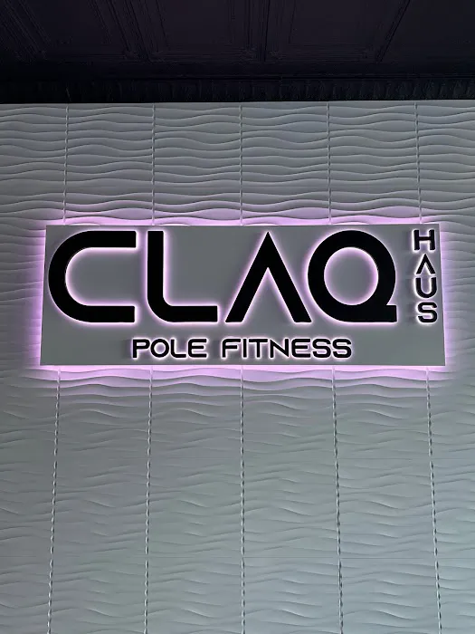 CLAQ HAUS Pole Fitness Picture 8