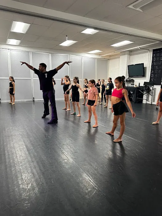 Moves & Motions School of Dance Picture 7