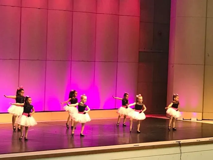 Moves & Motions School of Dance Picture 9