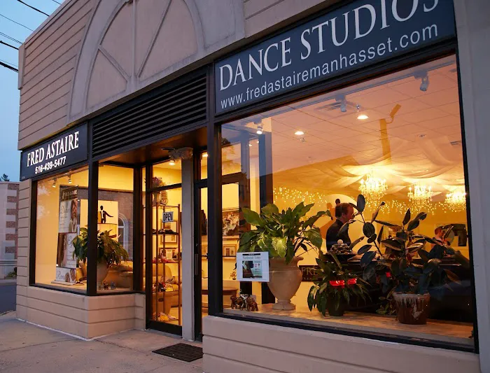 Fred Astaire Dance Studios - Manhasset Picture 3