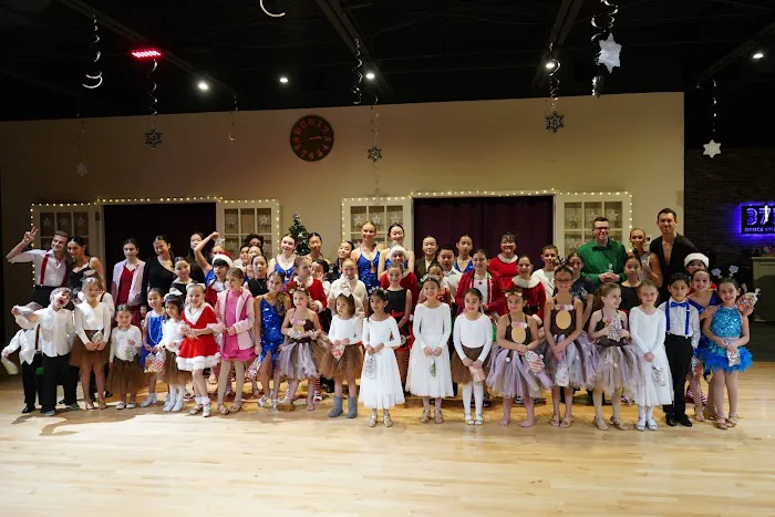 375 Dance Studio Picture 10