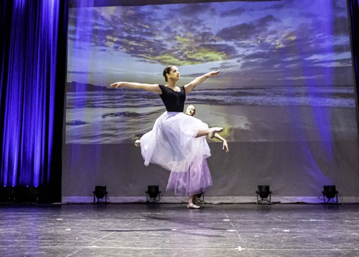 Dance Company DEBUT Picture 8