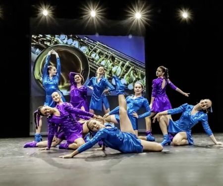 Dance Company DEBUT