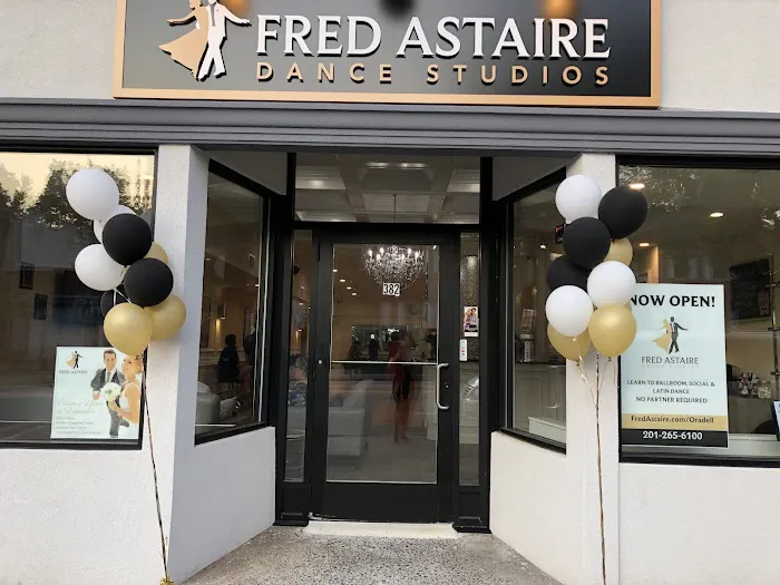 Fred Astaire Dance Studios Picture 4