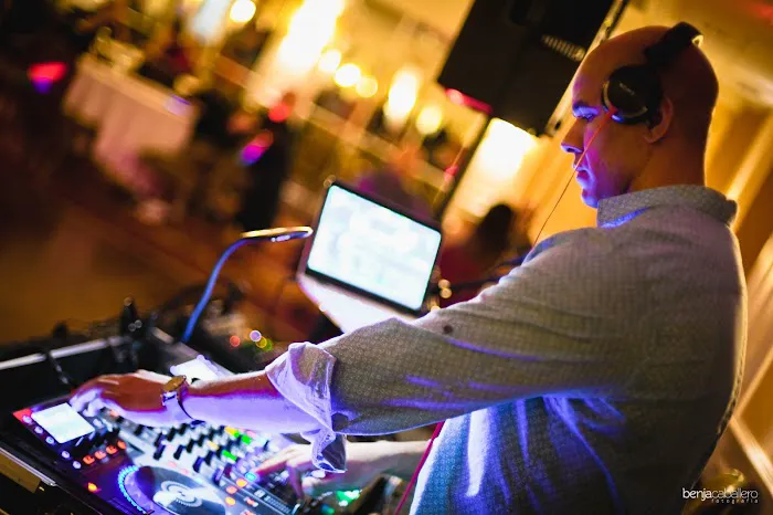 DJ Edwin Martinez - Salsa Social New Jersey Picture 5