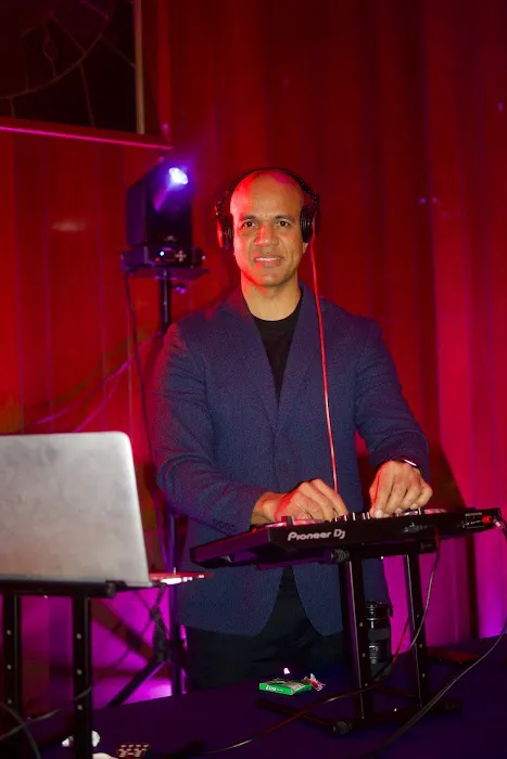 DJ Edwin Martinez - Salsa Social New Jersey Picture 6