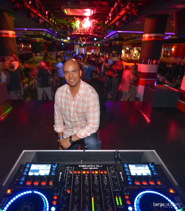 DJ Edwin Martinez - Salsa Social New Jersey Picture 4