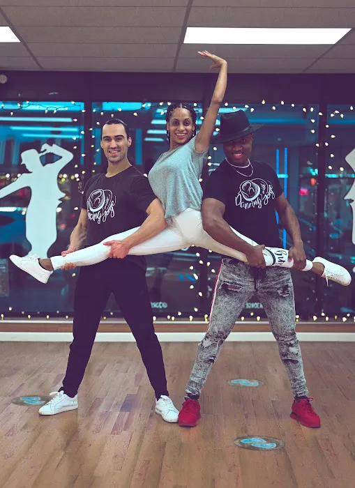 DANCING WITH JORGE Picture 10