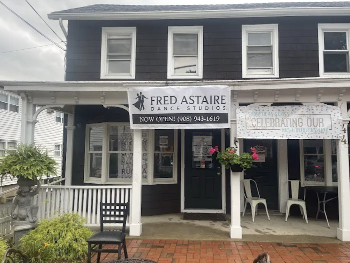 Fred Astaire Dance Studios Picture 5