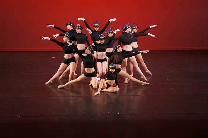 Variations, a dancer's studio Picture 2