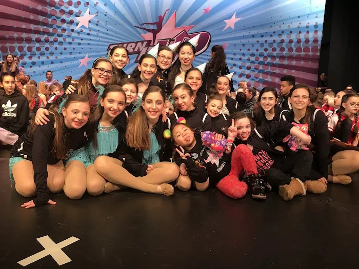 Vicki's Dance Studio / Kreative Kids Picture 3
