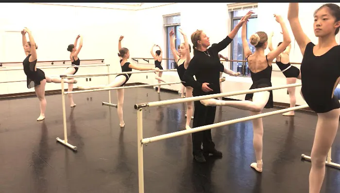 THE GREENWICH CONSERVATORY OF CLASSICAL BALLET Picture 1