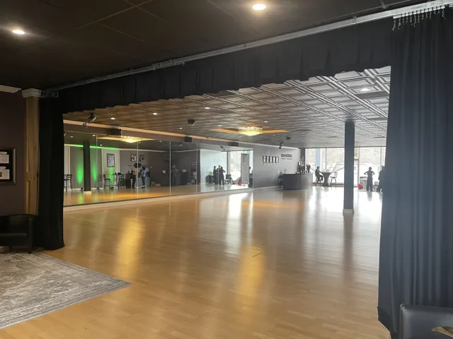 Fred Astaire Dance Studios Picture 7