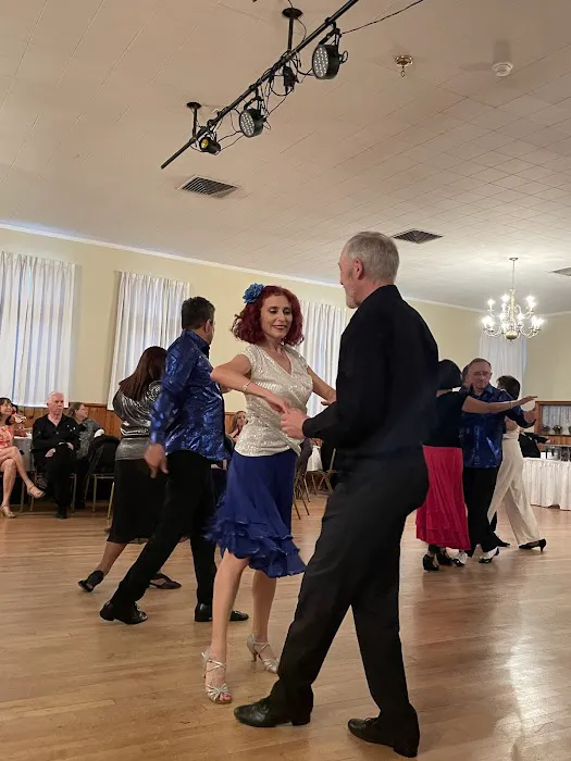 Ludo's Ballroom Picture 3