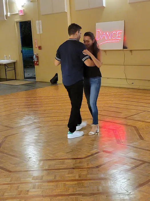 Ludo's Ballroom Picture 5