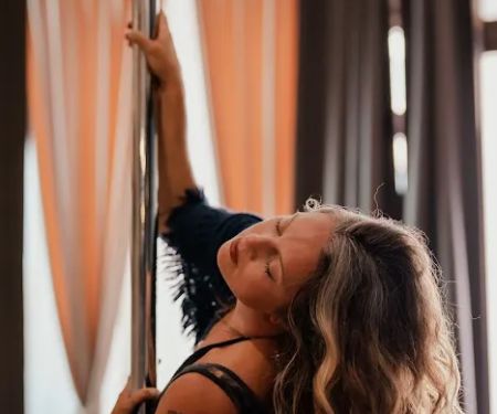 Thrive Embodied Arts | Pole Dancing