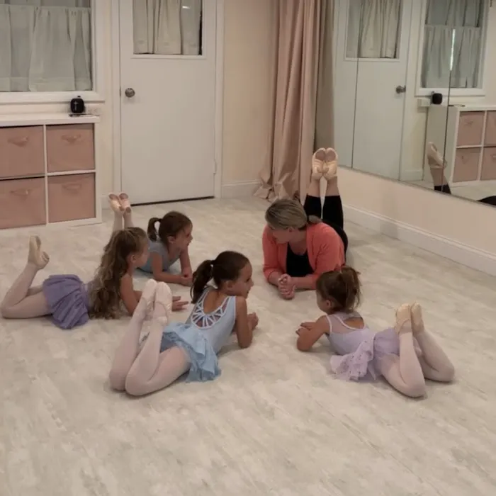 Petite Ballet at Beam & Barre Picture 4