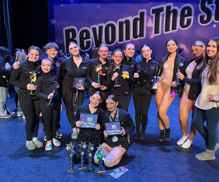 En Pointe Dance & Acrobatics