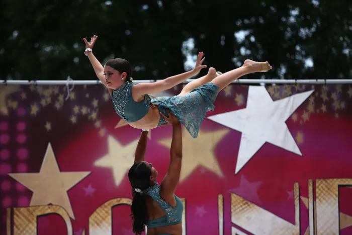 En Pointe Dance & Acrobatics Picture 2