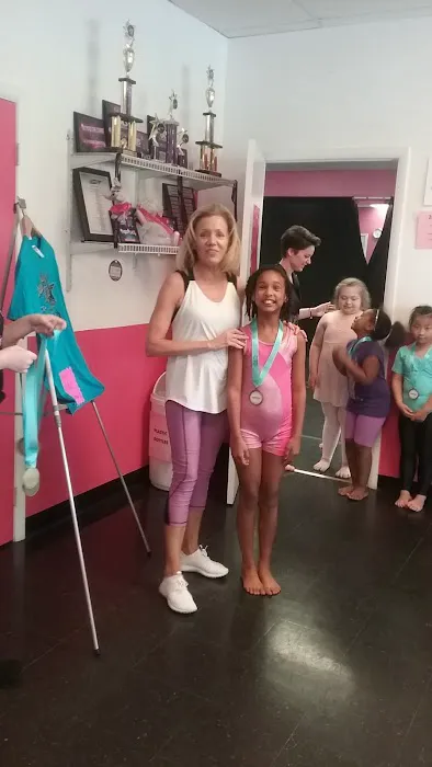 Showbiz Kidz Dance Center Picture 4