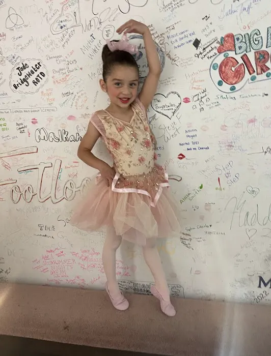 M'Lanie Hunter Dance Picture 10
