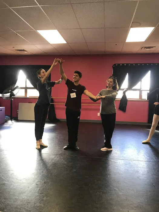M'Lanie Hunter Dance Picture 4