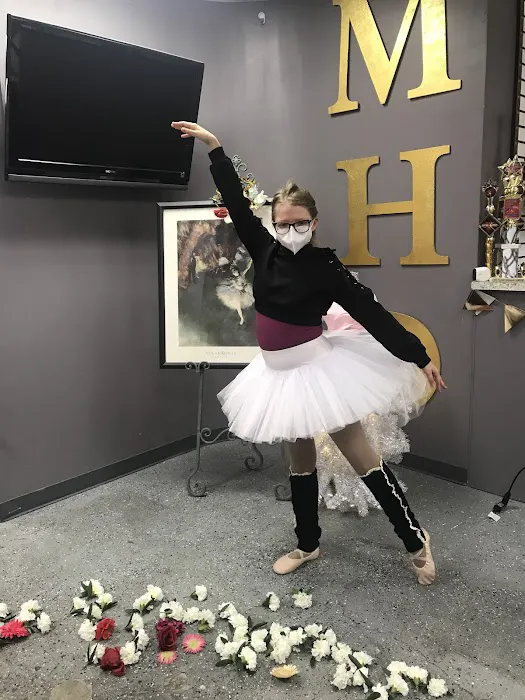 M'Lanie Hunter Dance Picture 8