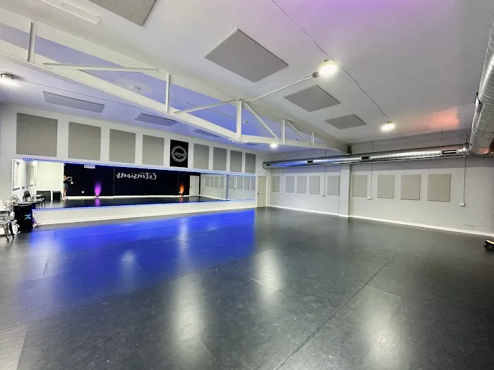 Extensions Dance Academy Picture 4