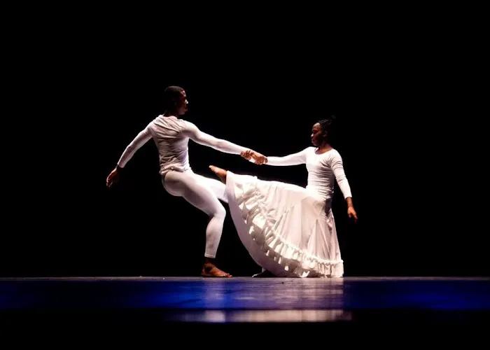 Elevé Dance Theater Picture 4
