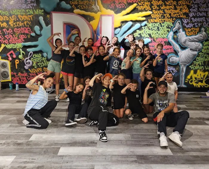 Dance on the DL Picture 3