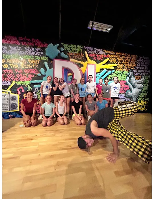 Dance on the DL Picture 2