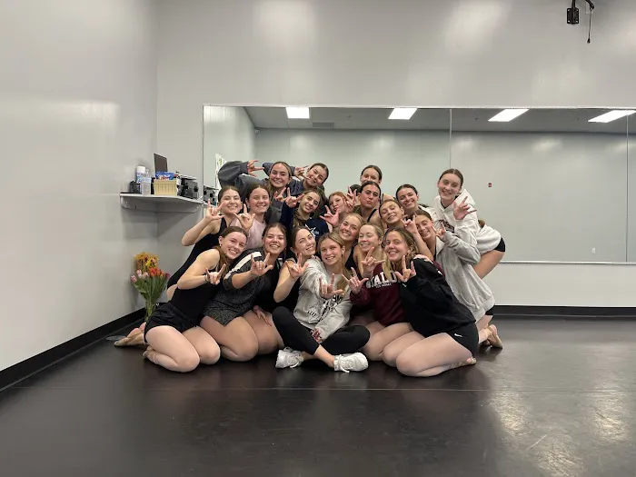 Contempro Dance Theatre Picture 2