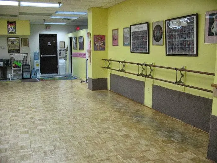 Sande Mule' Dance Academy Picture 2