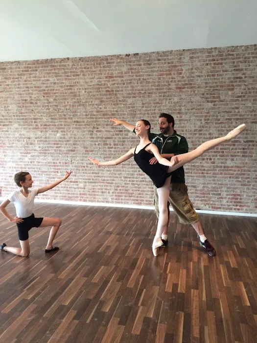 Norwalk Metropolitan Youth Ballet Picture 3
