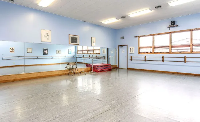 Pinewood School of Dance Picture 2
