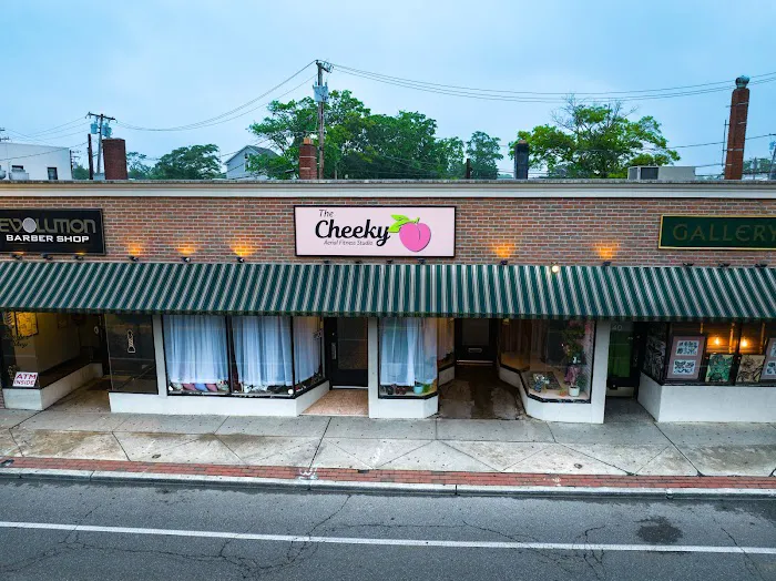 The Cheeky Peach Patchogue Picture 2