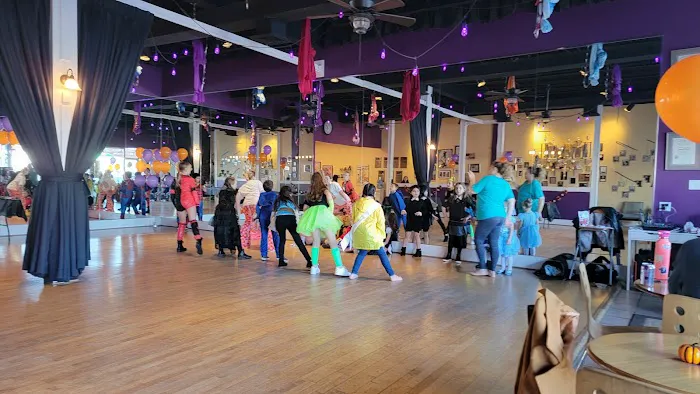 Top Hat Dance Studio Picture 1
