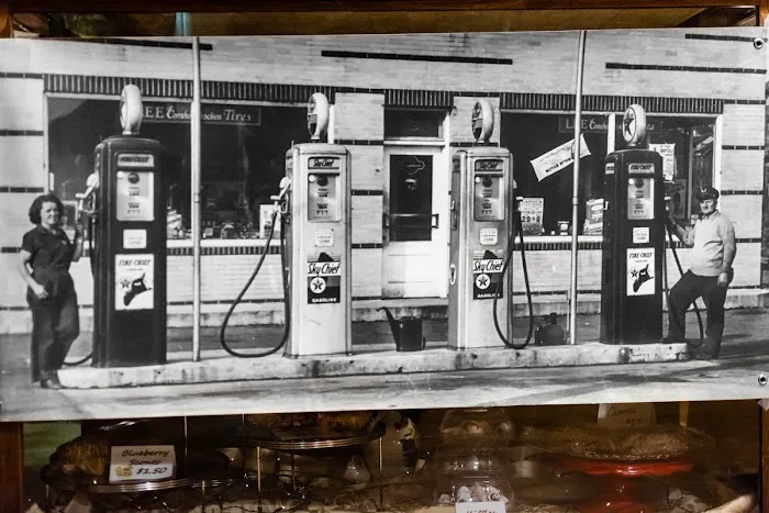 The Gas House Dance Hall Picture 8