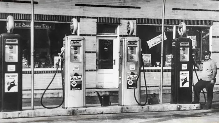 The Gas House Dance Hall Picture 5