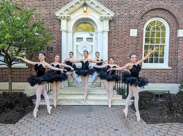 Devine School Dance Picture 5