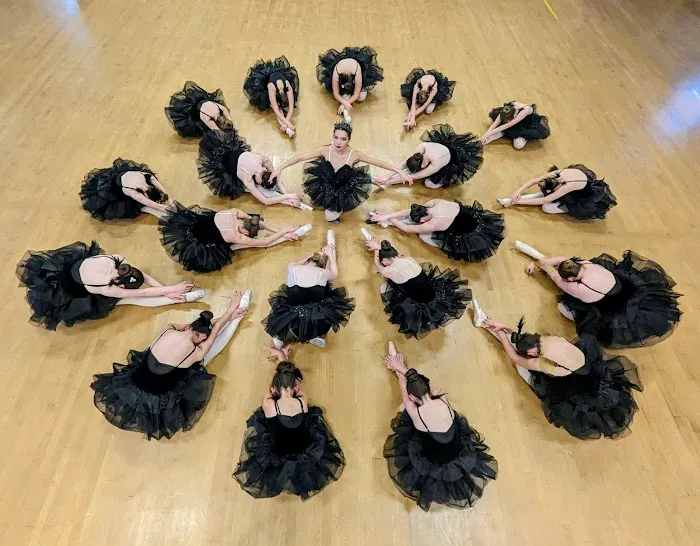Devine School Dance Picture 4