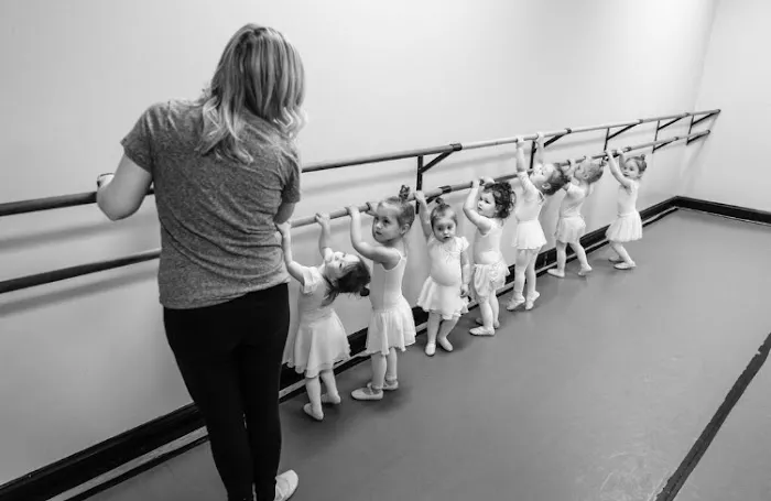 Mainstream Dance Academy Picture 4