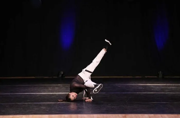 Happy Feet Dance Studio Picture 3