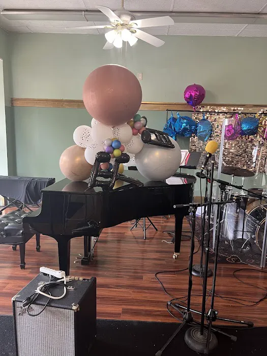 Gibson Music and Arts Picture 7