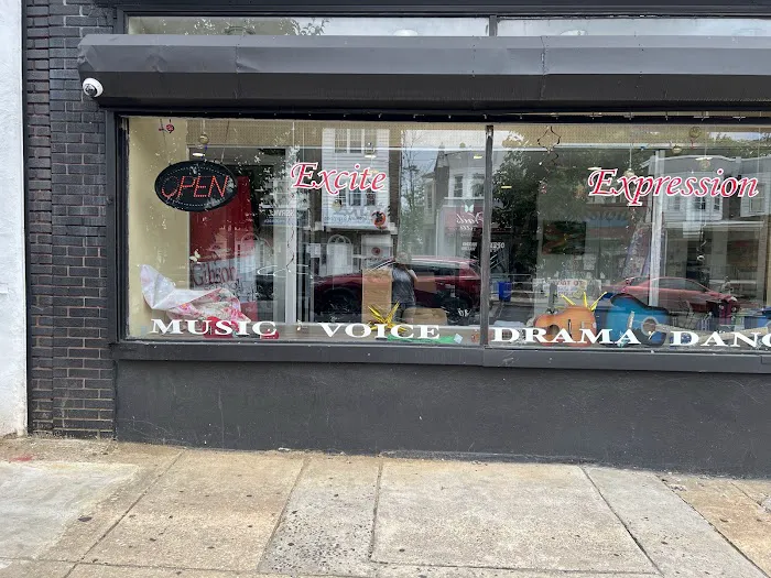 Gibson Music and Arts Picture 3
