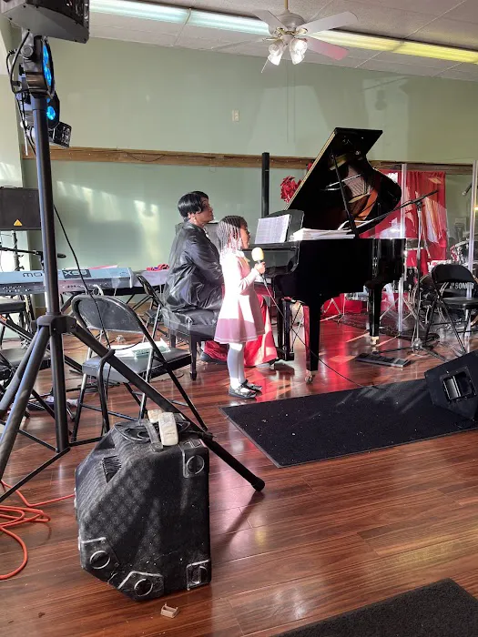 Gibson Music and Arts Picture 8