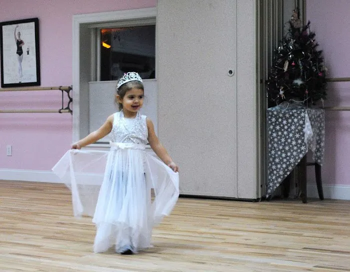 Hampton Bays School of Dance Picture 2
